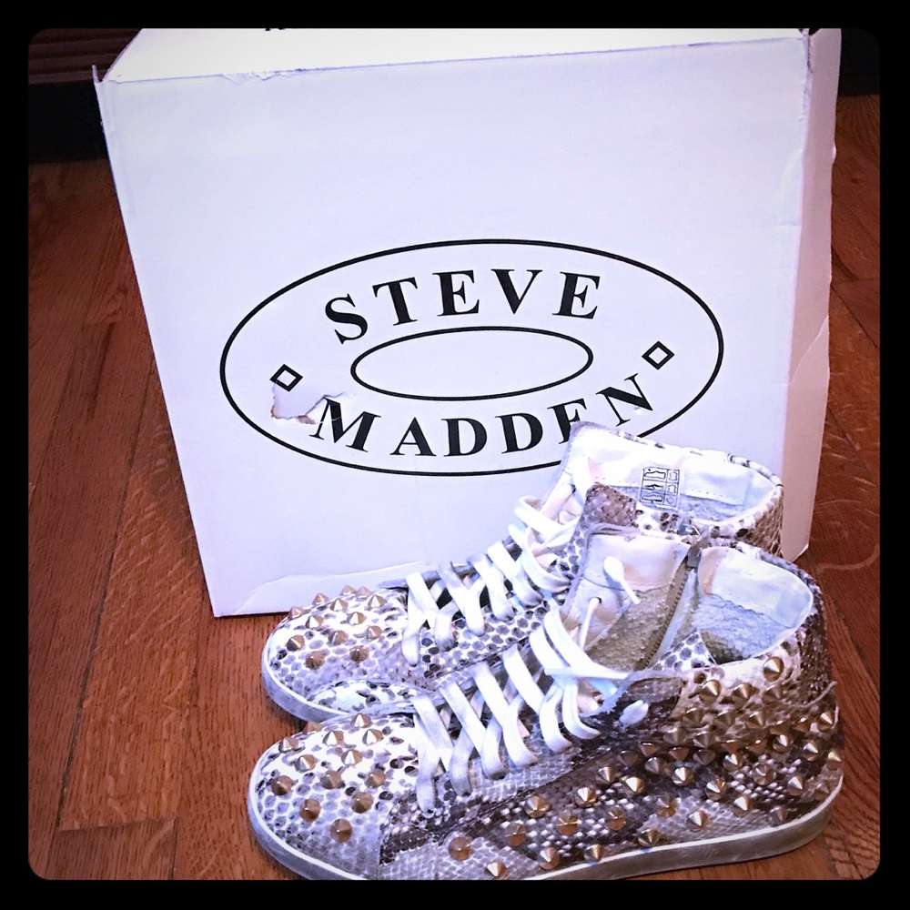 Chic Women’s Fashion Sneakers